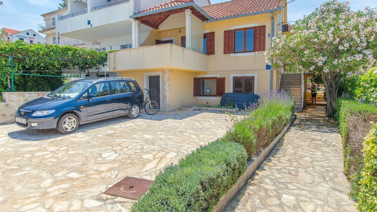 Photo of Outdoor in Sutivan