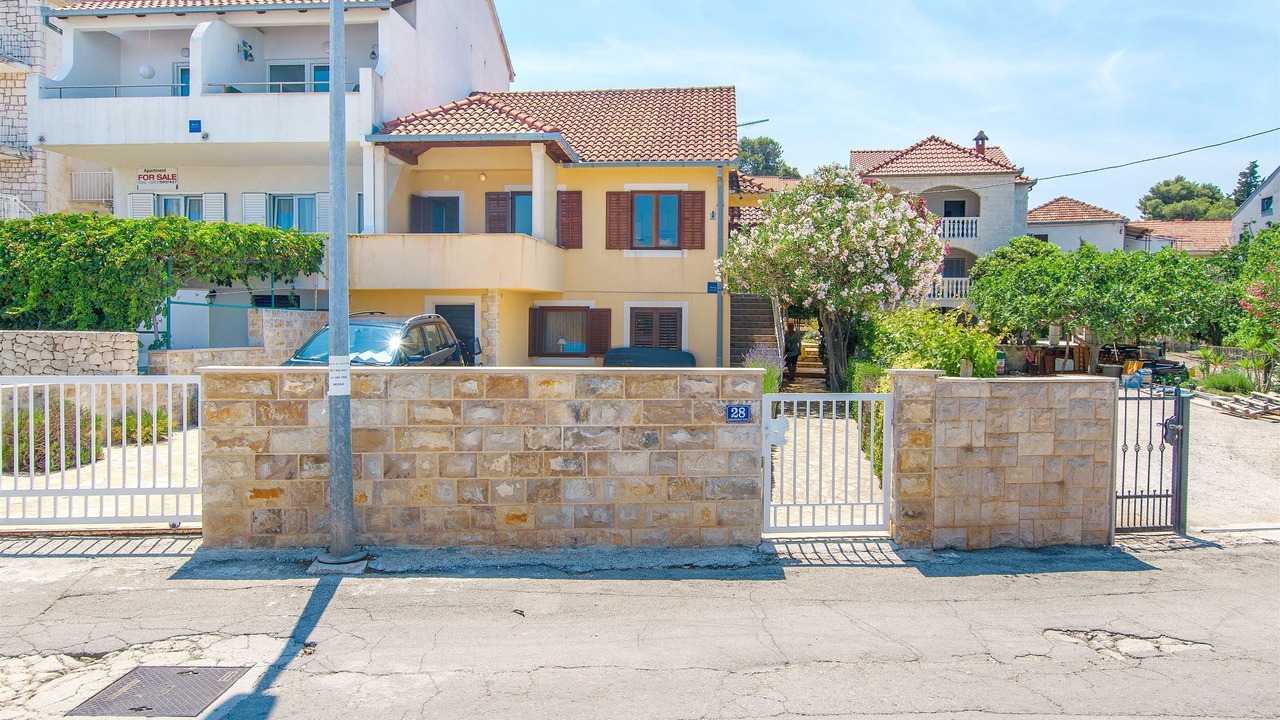 Photo of Outdoor in Sutivan