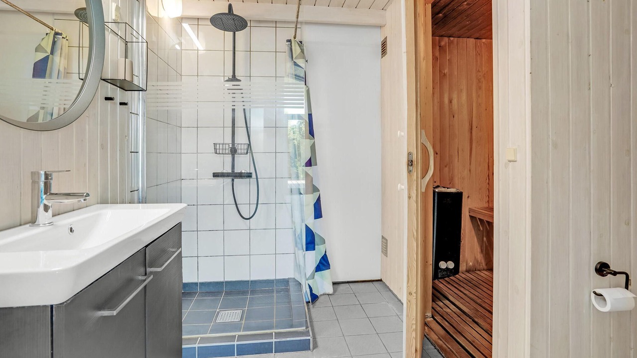 Photo of Bathroom in Pøt Strandby