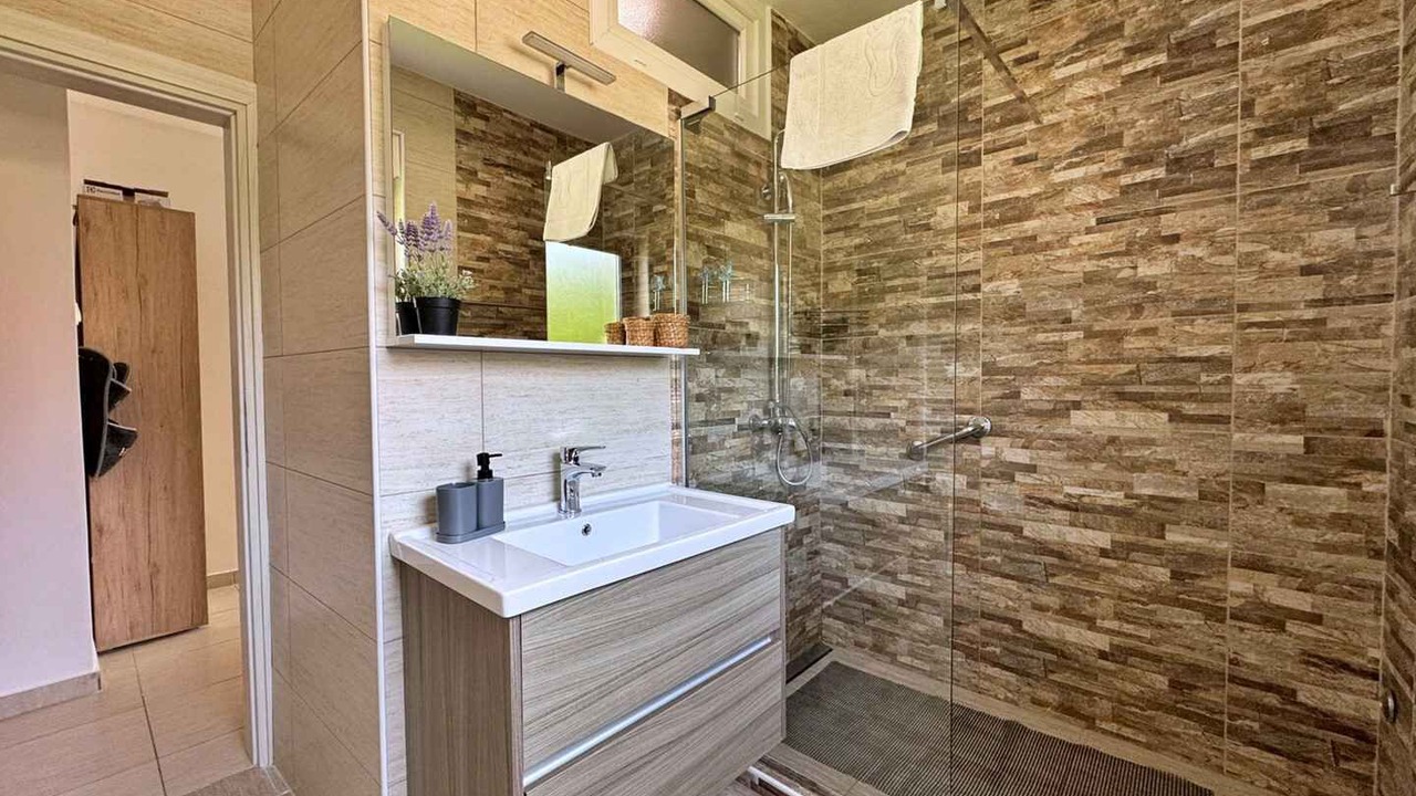 Photo of Bathroom in Silo