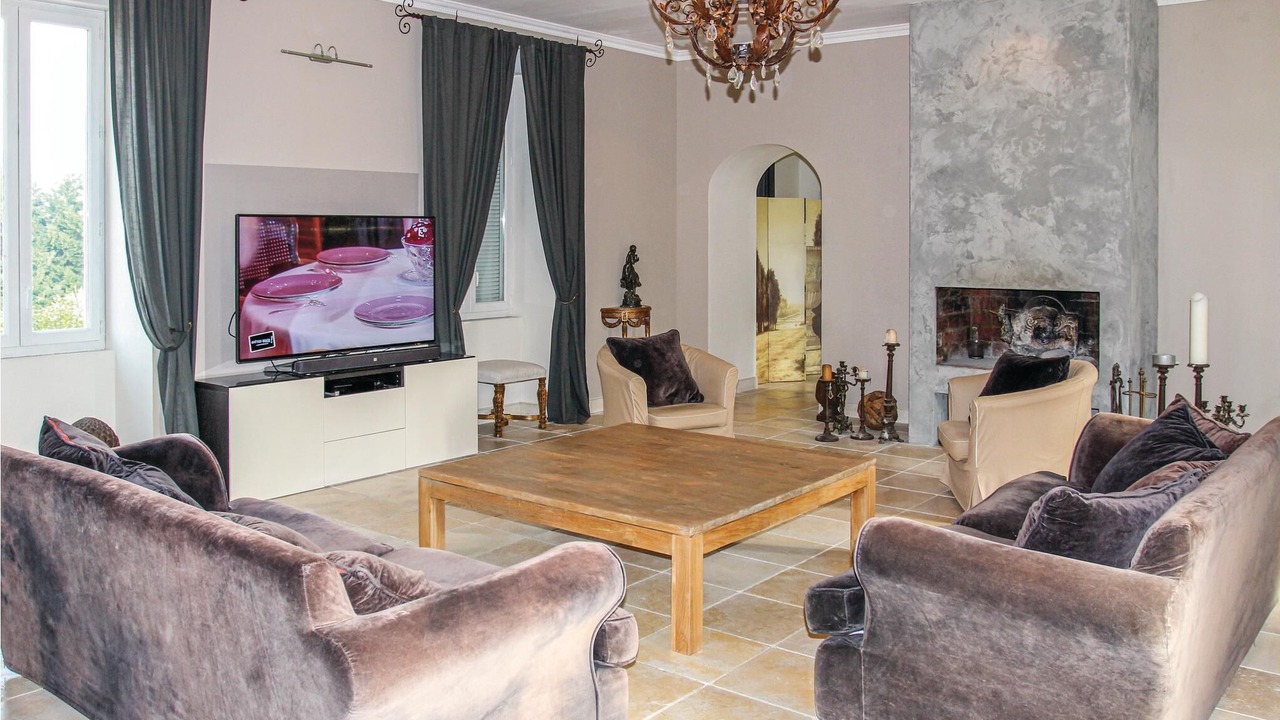 Photo of Bedroom in Pont-Saint-Esprit