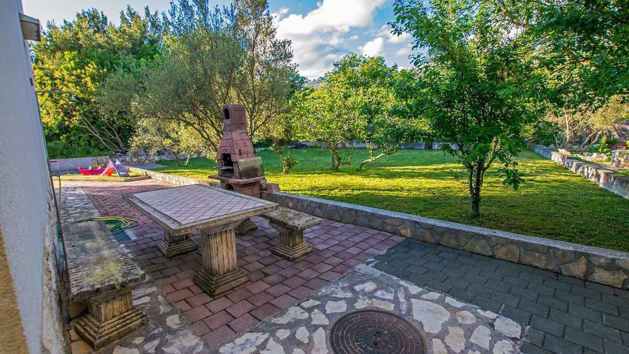 Photo of Outdoor in Seline