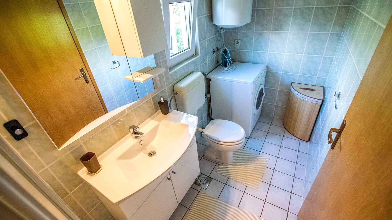 Photo of Bathroom in Seline