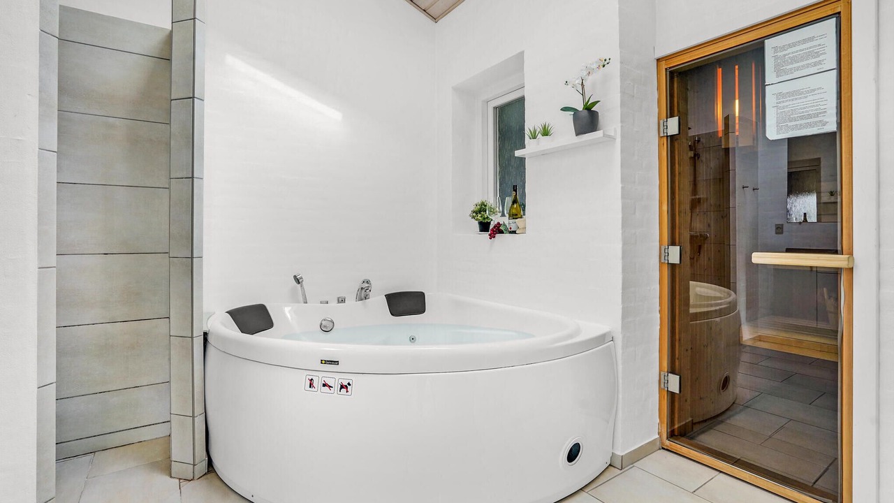 Photo of Bathroom in Flovt Strand