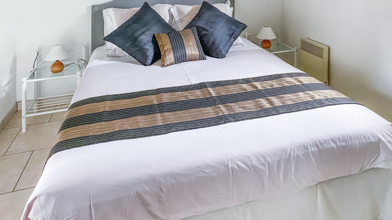 Photo of Bedroom in Saint-Lambert-des-Levees