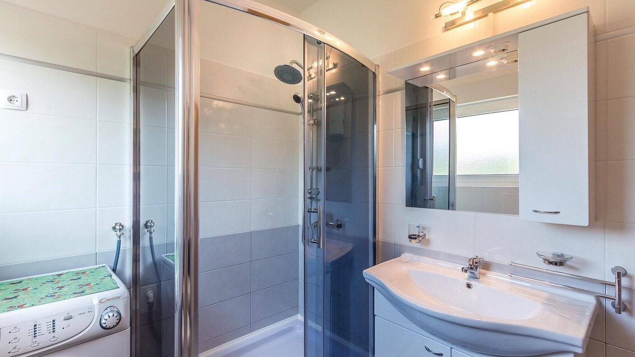Photo of Bathroom in Opric