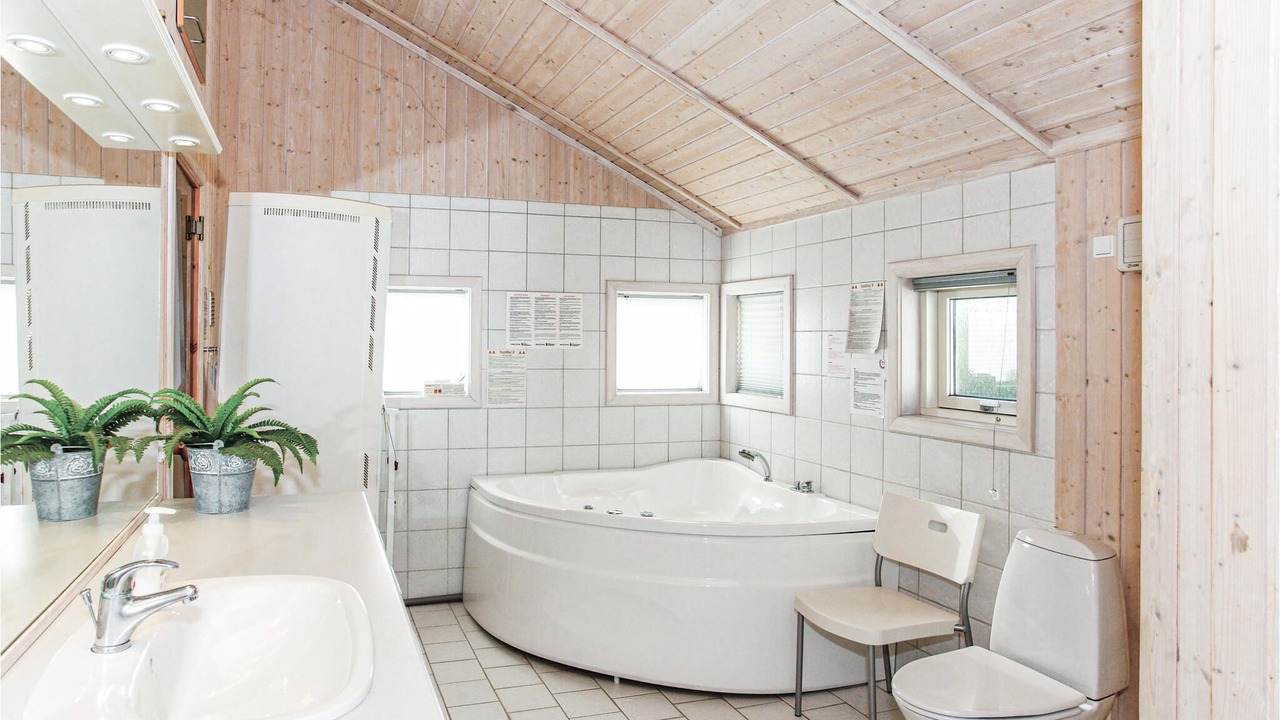 Photo of Bathroom in Hoensinge