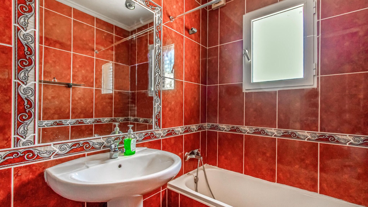 Photo of Bathroom in La Florida