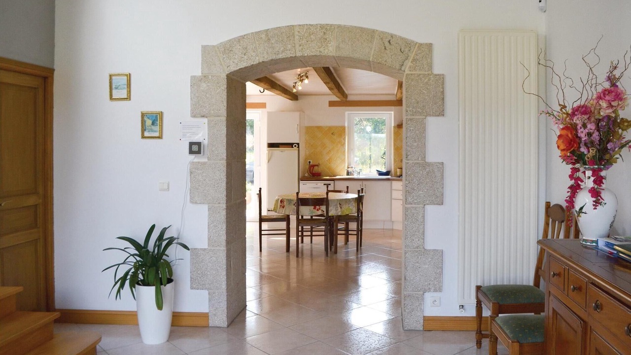 Photo of Others in Meslan