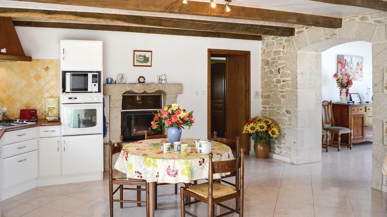 Photo of Others in Meslan