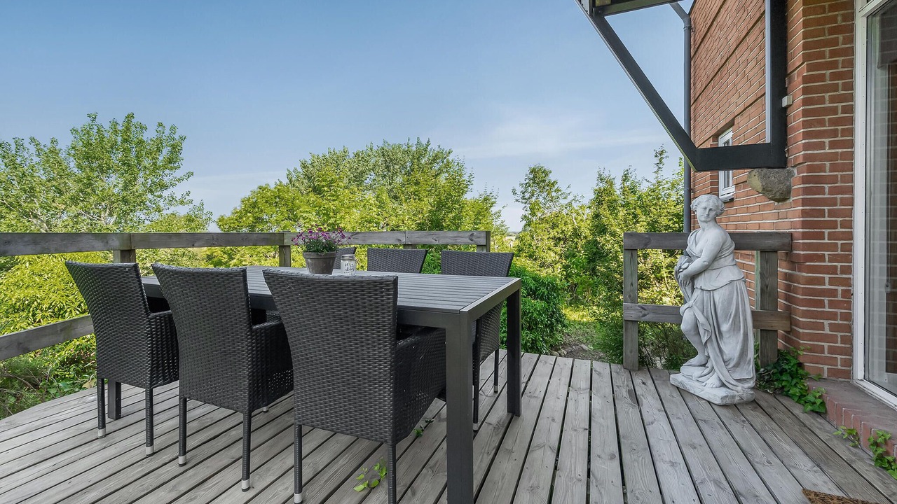 Photo of Others in Helsned