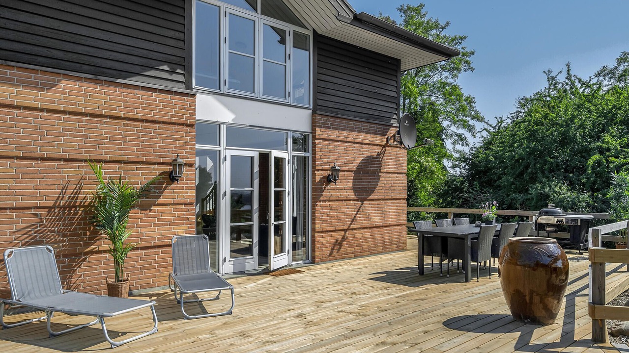 Photo of Others in Helsned