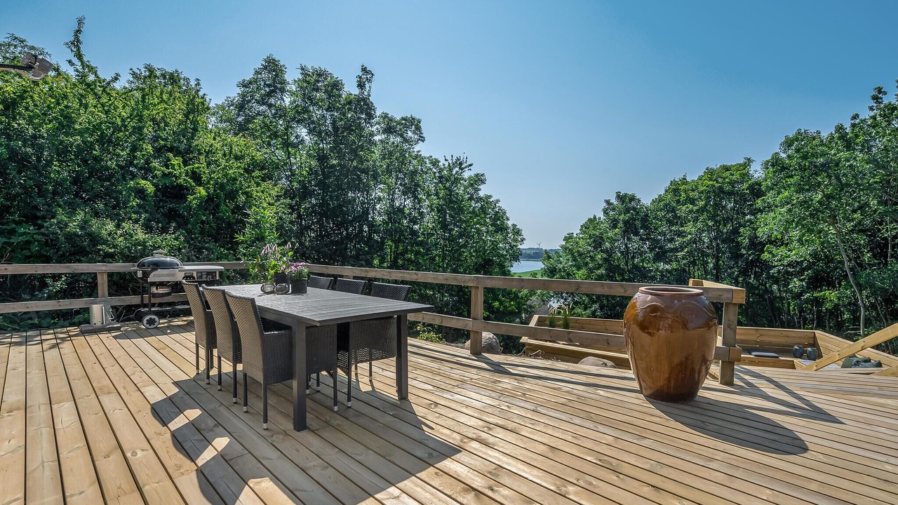 Photo of Others in Helsned