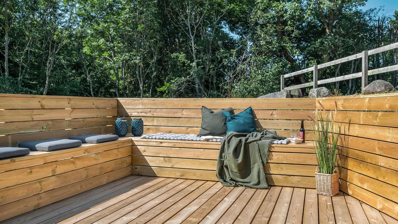 Photo of Others in Helsned