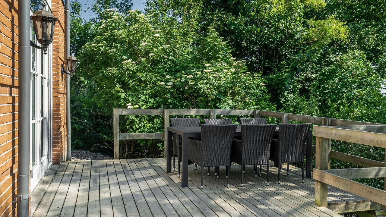 Photo of Others in Helsned