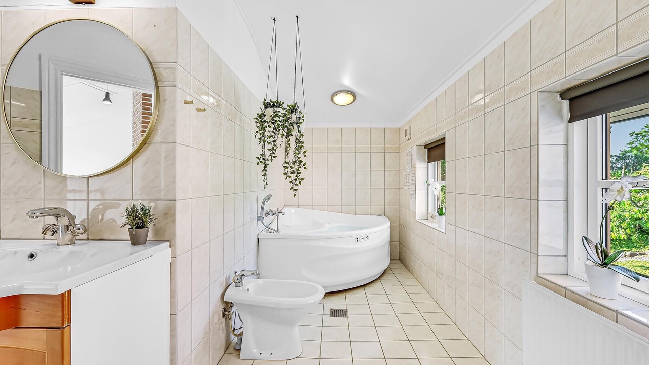 Photo of Bathroom in Helsned