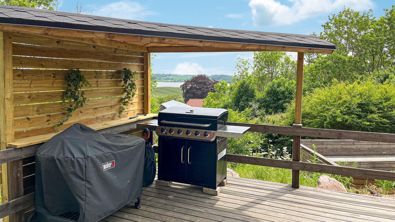 Photo of Others in Helsned