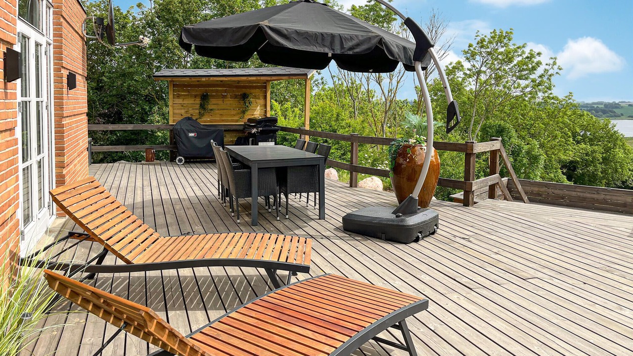 Photo of Others in Helsned