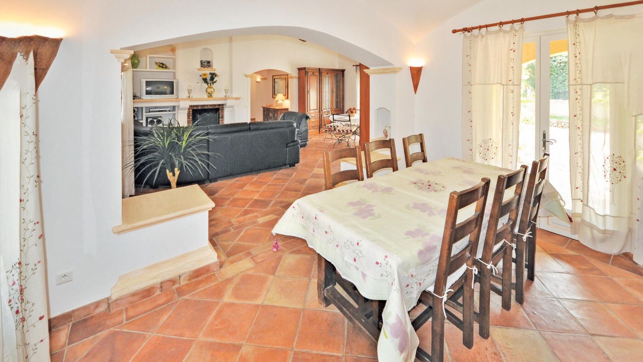 Photo of Bedroom in Preconil