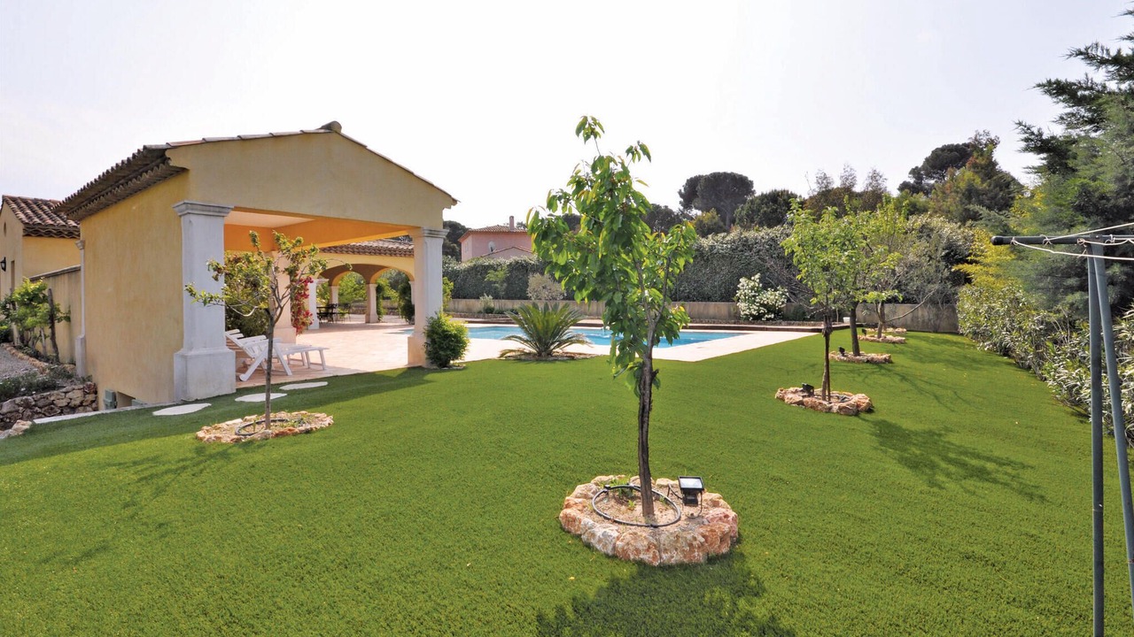 Photo of Others in Preconil