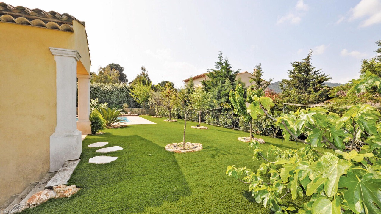 Photo of Others in Preconil