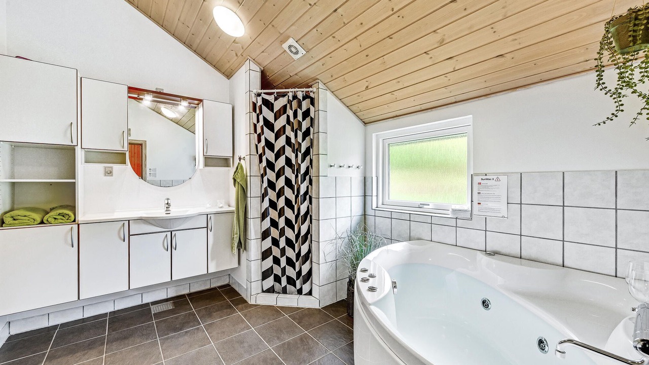 Photo of Bathroom in Lodbjerg Hede
