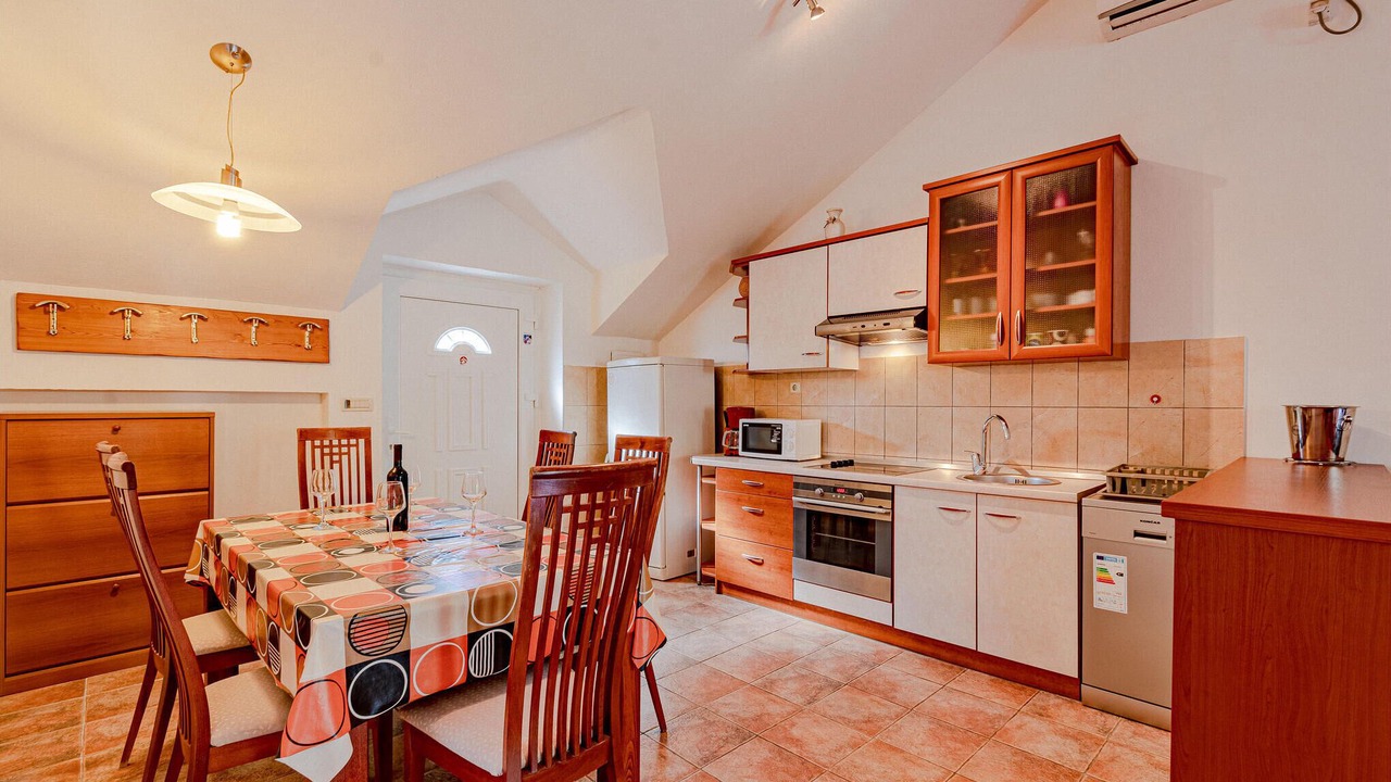Photo of Bedroom in Broce