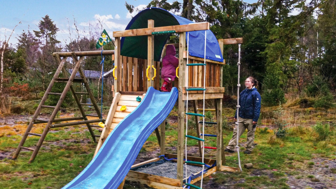 Photo of Others in Hou