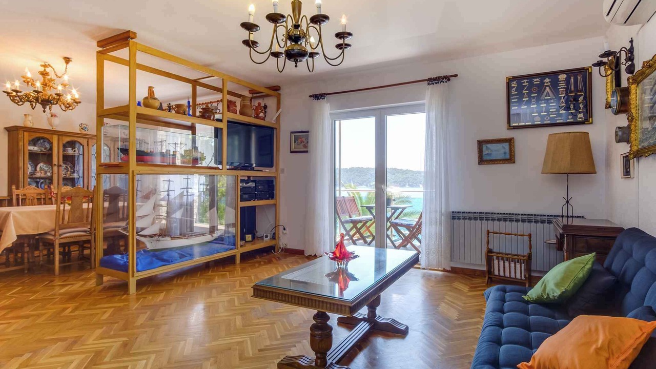 Photo of Livingroom in Cove Murtar