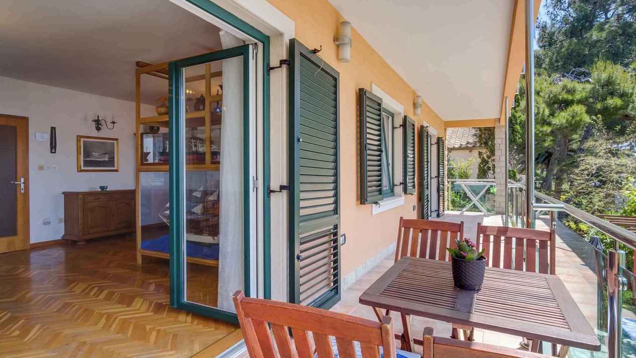 Photo of Outdoor in Cove Murtar