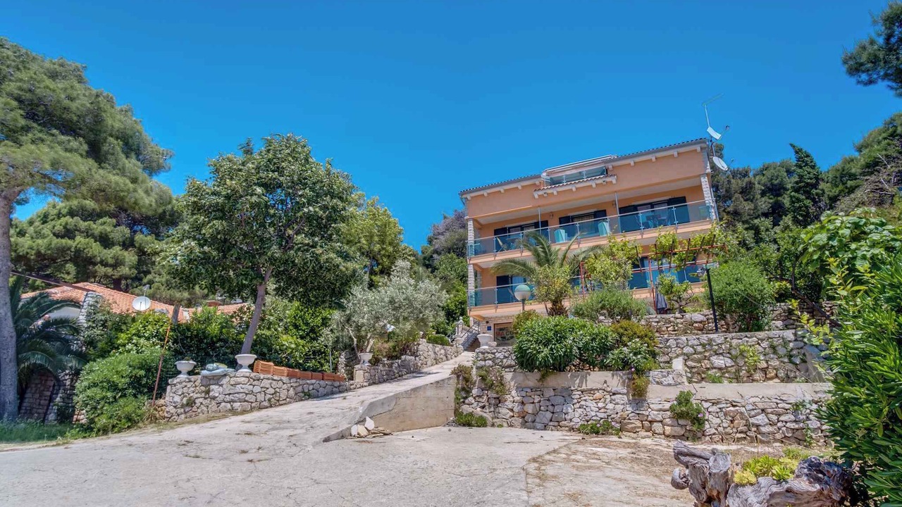 Photo of Outdoor in Cove Murtar