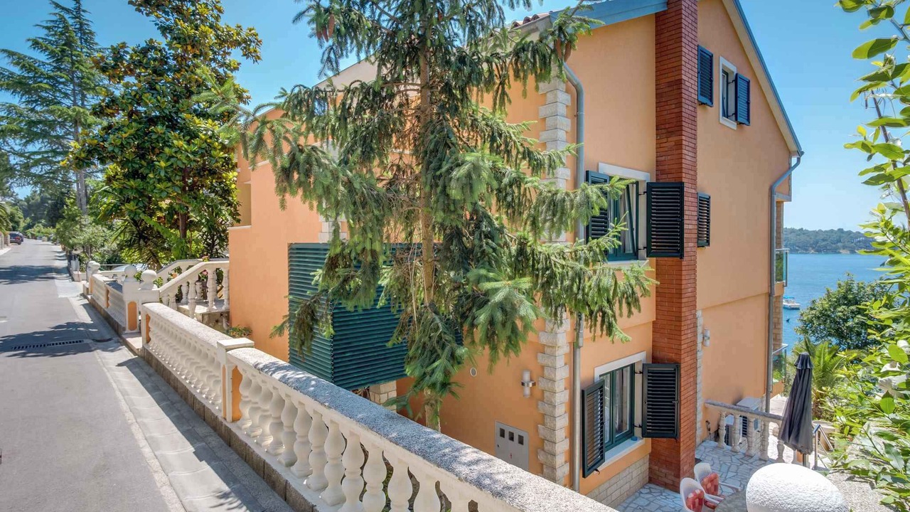 Photo of Outdoor in Cove Murtar