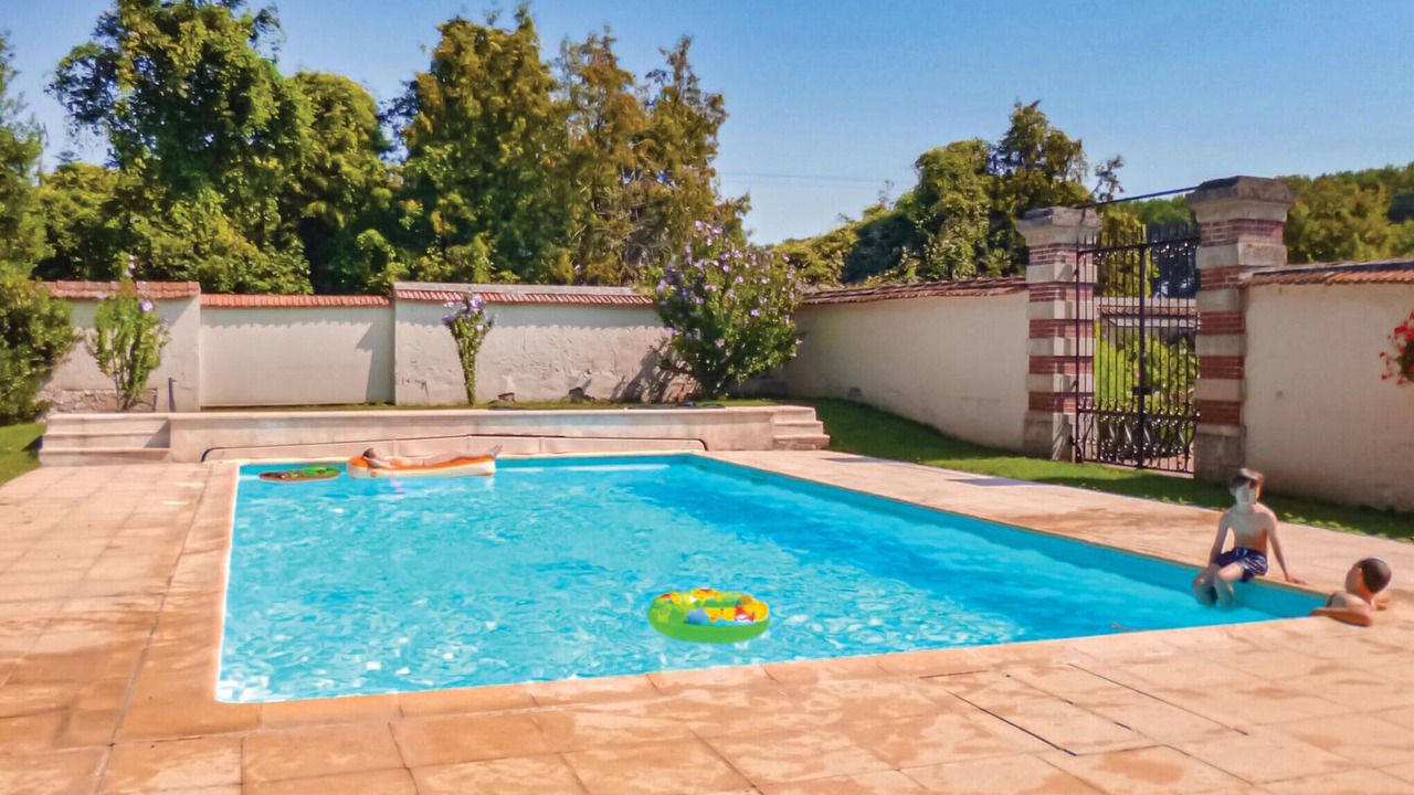 Photo of Outdoor in Ocquerre