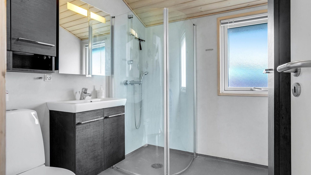 Photo of Bathroom in Mommark Strand
