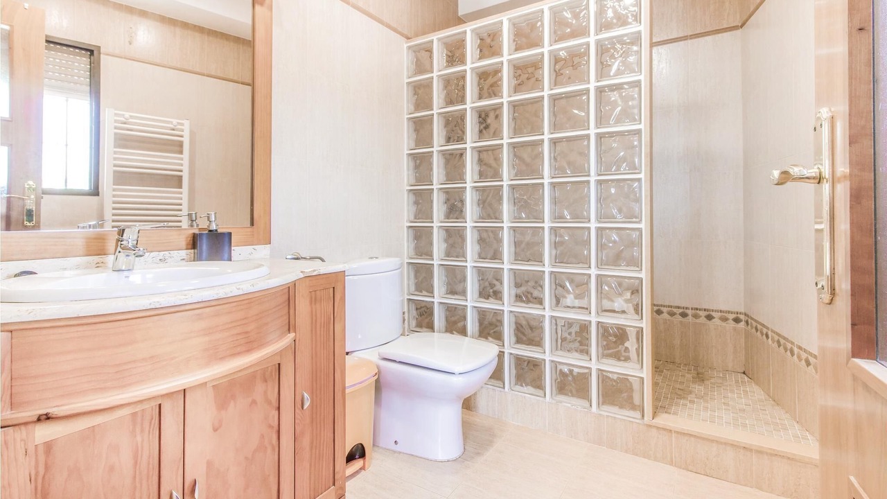 Photo of Bathroom in Alberic