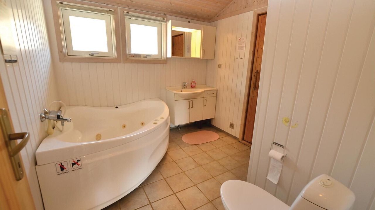 Photo of Bathroom in Mommark Strand