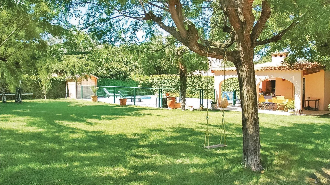 Photo of Others in Montelimar