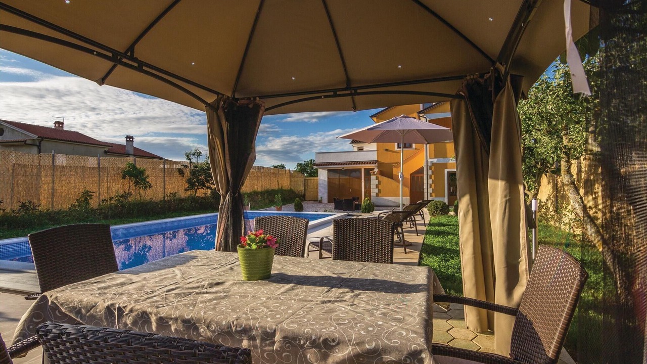 Photo of Outdoor in Gracisce