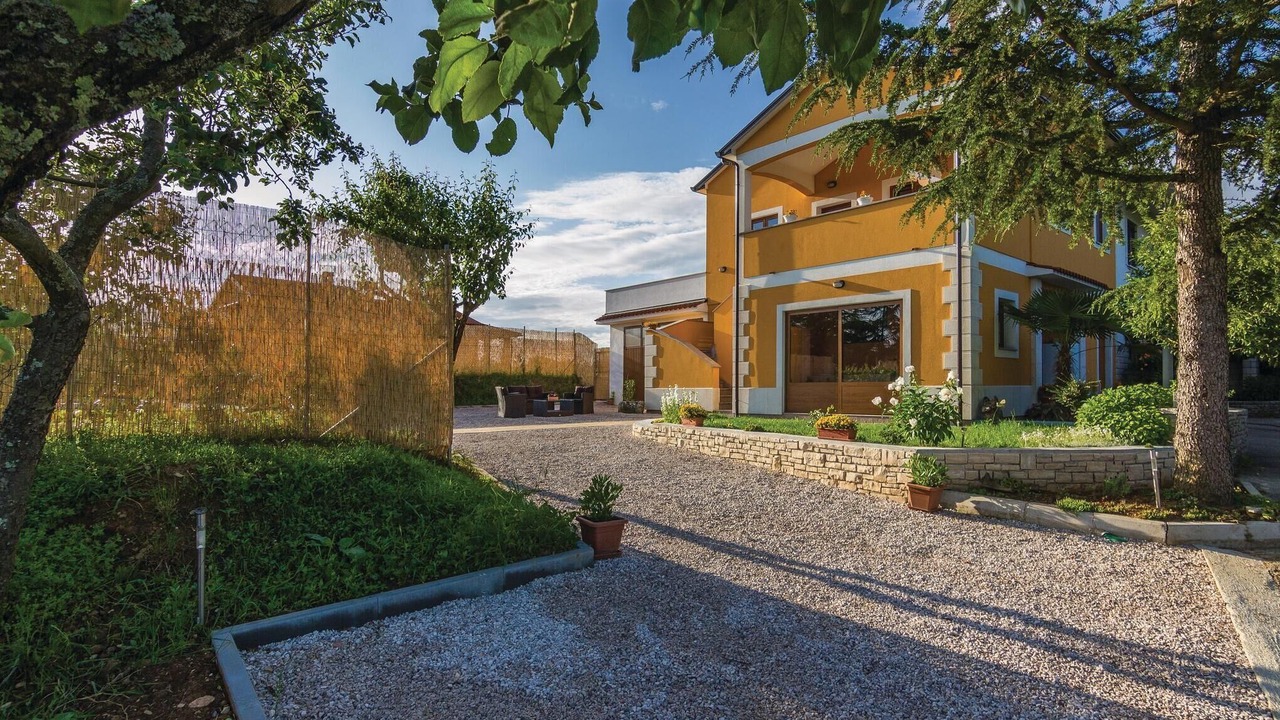 Photo of Outdoor in Gracisce