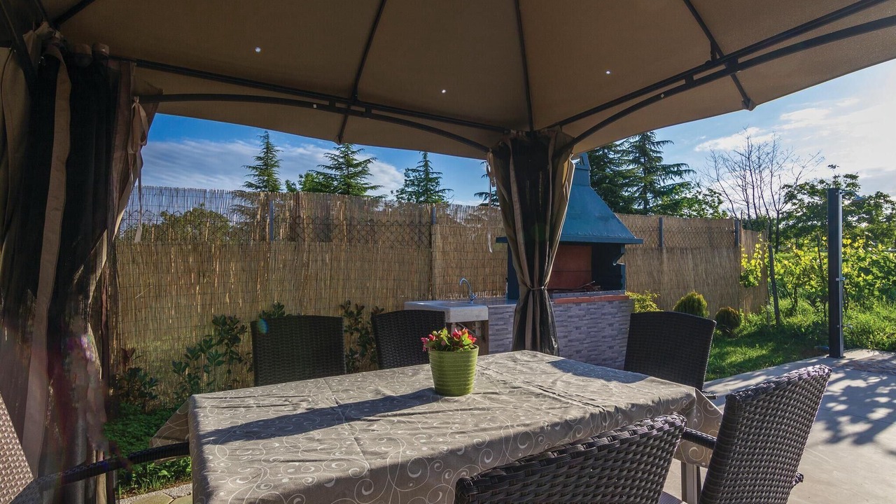 Photo of Outdoor in Gracisce