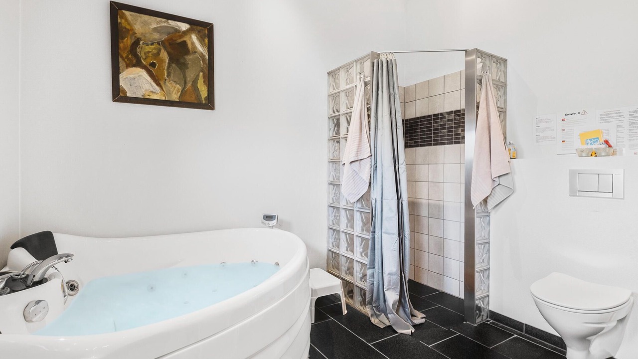 Photo of Bathroom in Mommark Strand