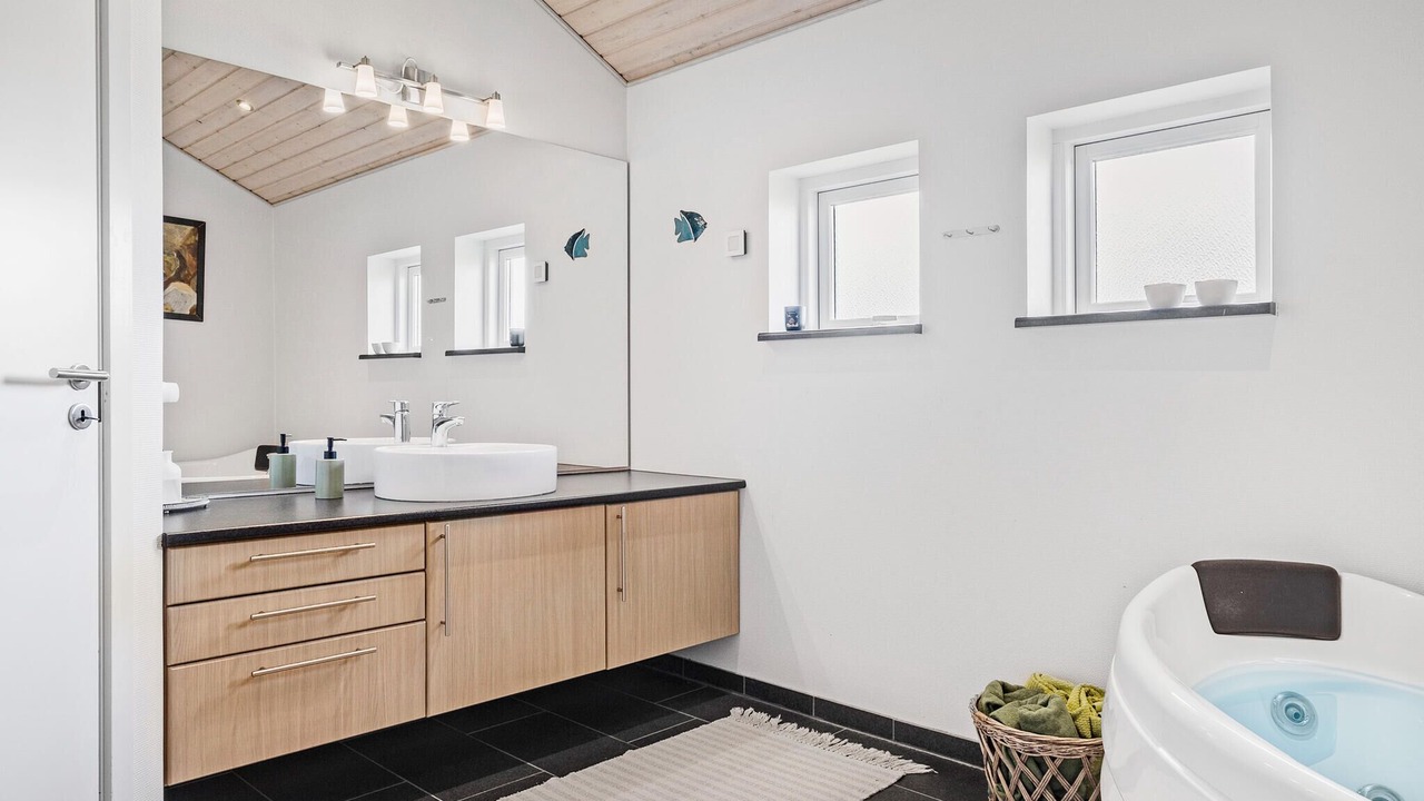 Photo of Bathroom in Mommark Strand