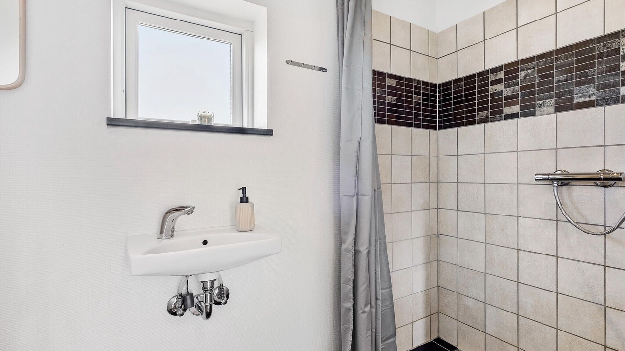 Photo of Bathroom in Mommark Strand