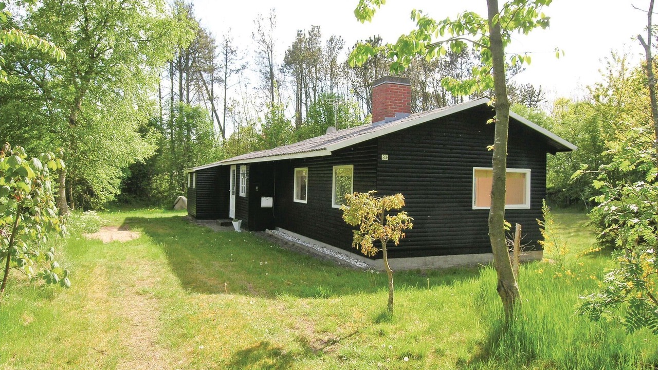 Photo of Others in Hou