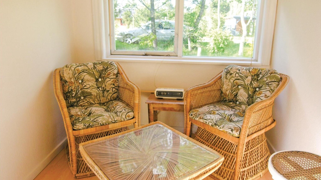 Photo of Others in Hou