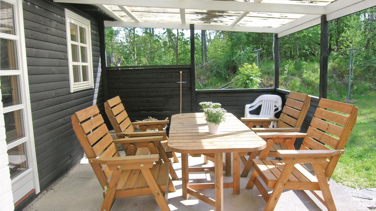 Photo of Others in Hou