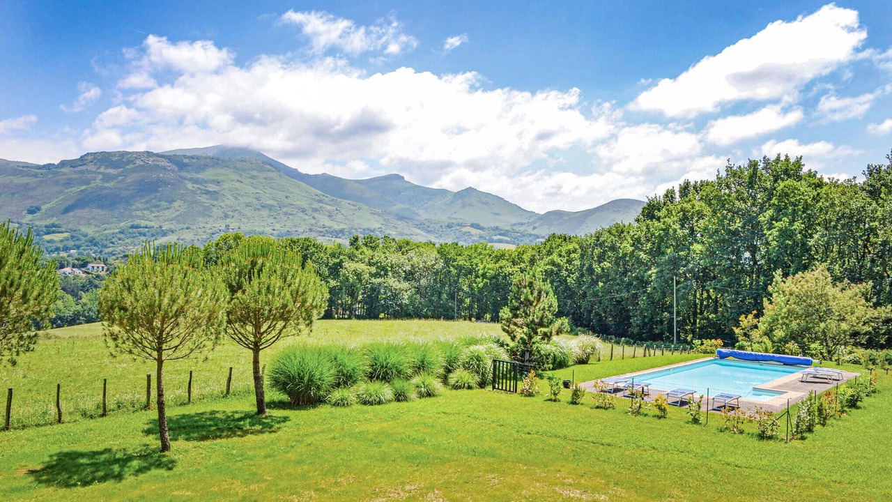 Photo of Outdoor in Ascain