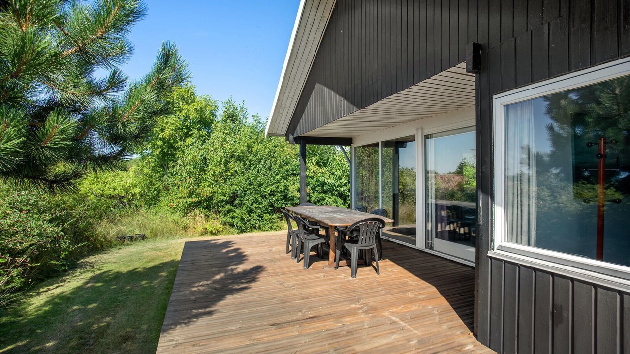 Photo of Others in Vang