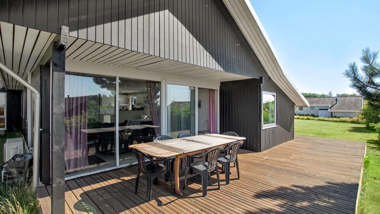 Photo of Others in Vang