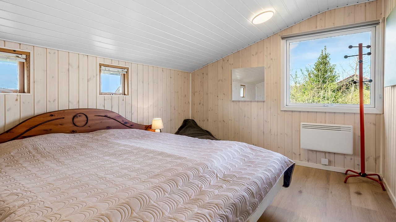 Photo of Others in Vang